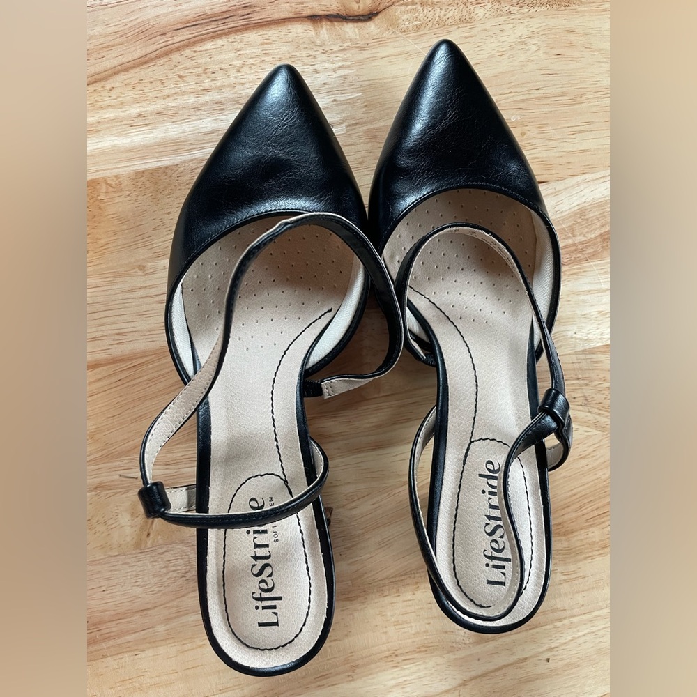 Life Stride Women's Black Pointed low heels size 7 - Picture 8 of 8